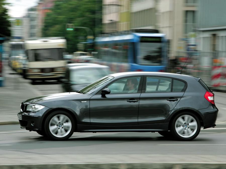  BMW 118i 5-Door 2004 года  (фото 2 из 2)